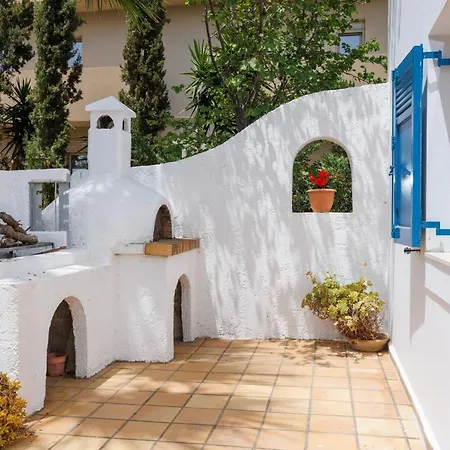 Holiday home In The Garden